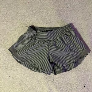 Lululemon low rise hotty hot shorts